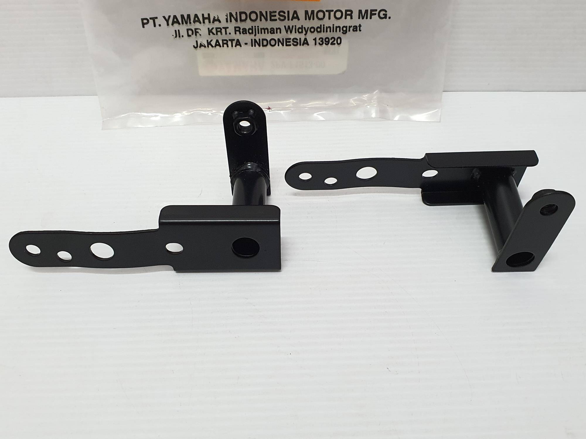 FRONT FENDER BRACKET SET Y15ZR V2